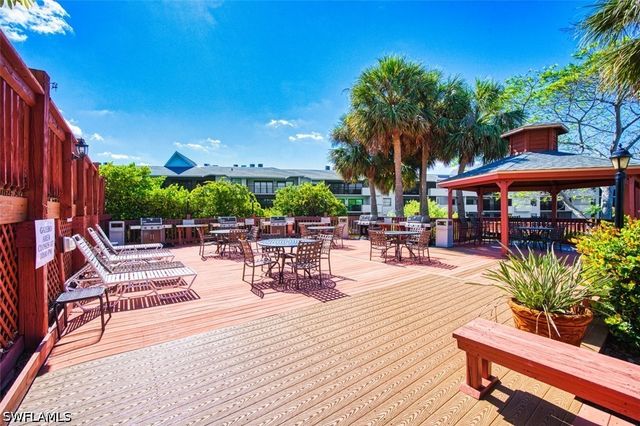 600 Neapolitan WAY 153, Naples, FL 34103