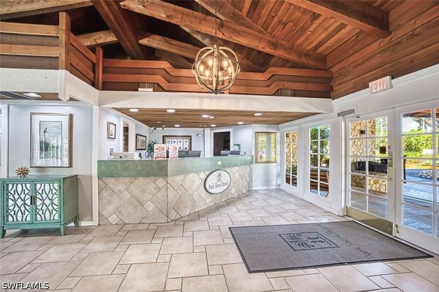 600 Neapolitan WAY 153, Naples, FL 34103
