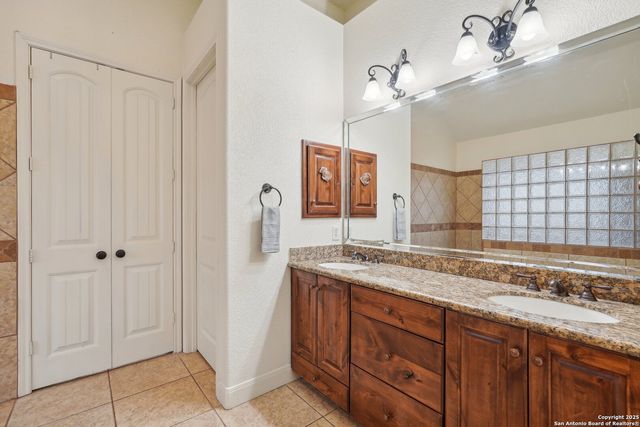 2622 fairwood, New Braunfels, TX 78132