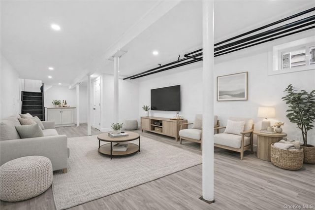 9558 113th Street, Richmond Hill S., NY 11419