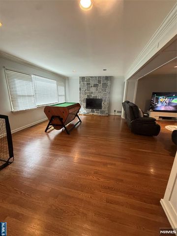 730 Floyd Street, Englewood Cliffs, NJ 07632