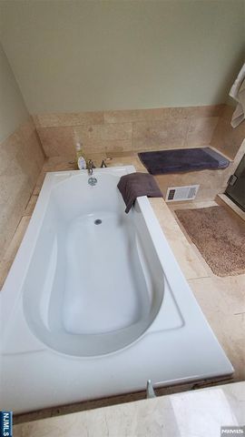 730 Floyd Street, Englewood Cliffs, NJ 07632