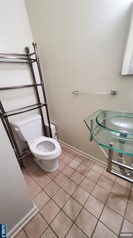 730 Floyd Street, Englewood Cliffs, NJ 07632