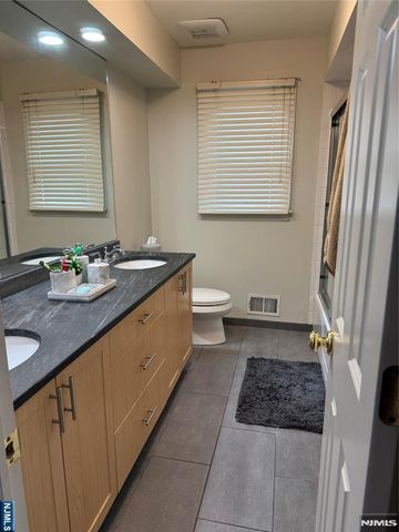 730 Floyd Street, Englewood Cliffs, NJ 07632