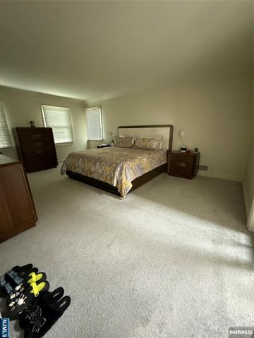 730 Floyd Street, Englewood Cliffs, NJ 07632