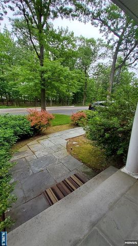 730 Floyd Street, Englewood Cliffs, NJ 07632