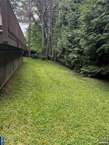 730 Floyd Street, Englewood Cliffs, NJ 07632