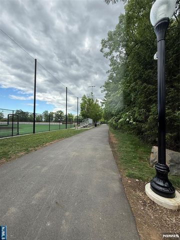 730 Floyd Street, Englewood Cliffs, NJ 07632