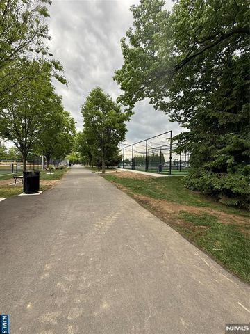 730 Floyd Street, Englewood Cliffs, NJ 07632