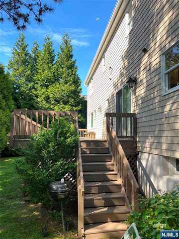 730 Floyd Street, Englewood Cliffs, NJ 07632