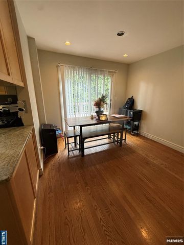730 Floyd Street, Englewood Cliffs, NJ 07632