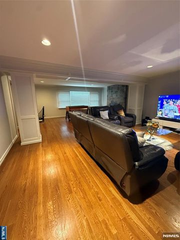 730 Floyd Street, Englewood Cliffs, NJ 07632