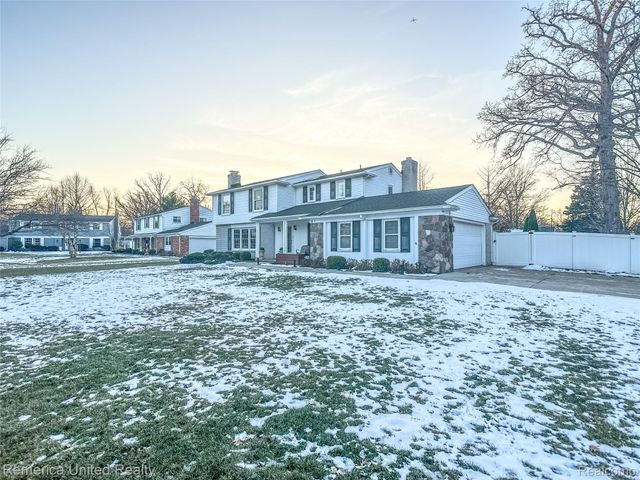 26028 Blossom Lane, Grosse Ile Township, MI 48138