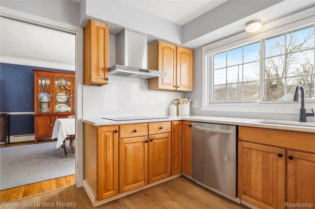 26028 Blossom Lane, Grosse Ile Township, MI 48138