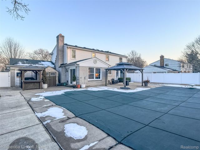 26028 Blossom Lane, Grosse Ile Township, MI 48138