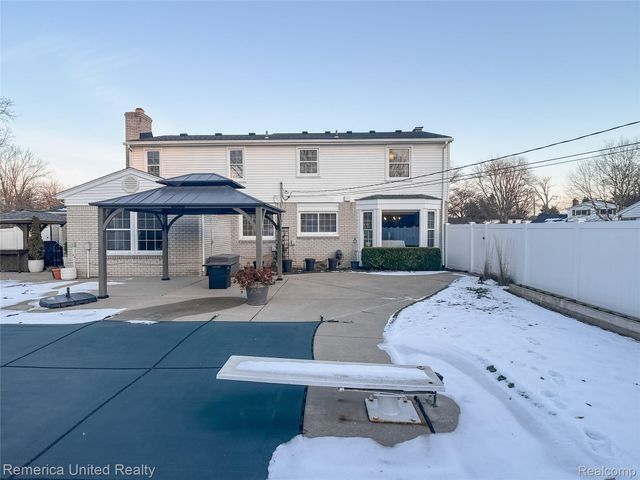 26028 Blossom Lane, Grosse Ile Township, MI 48138
