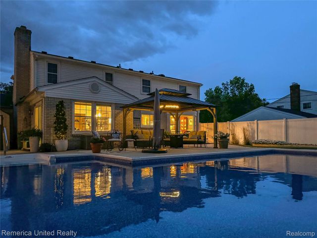 26028 Blossom Lane, Grosse Ile Township, MI 48138