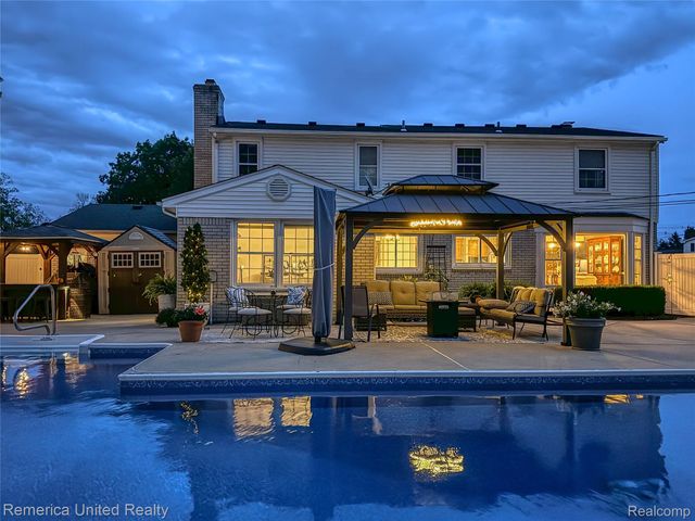 26028 Blossom Lane, Grosse Ile Township, MI 48138