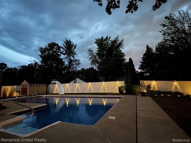 26028 Blossom Lane, Grosse Ile Township, MI 48138