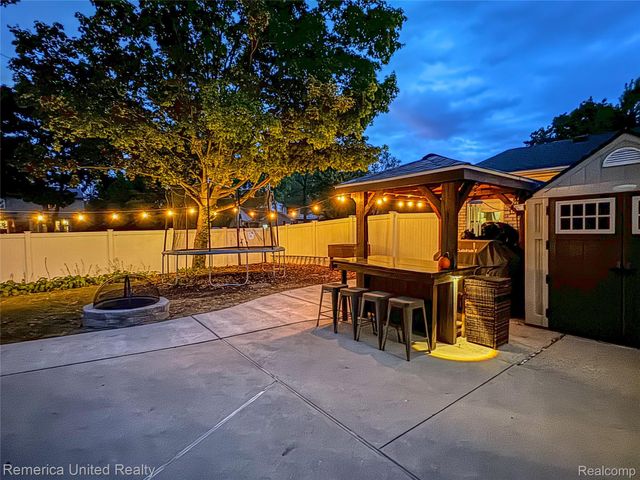 26028 Blossom Lane, Grosse Ile Township, MI 48138