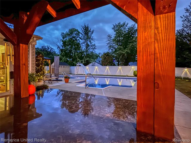 26028 Blossom Lane, Grosse Ile Township, MI 48138