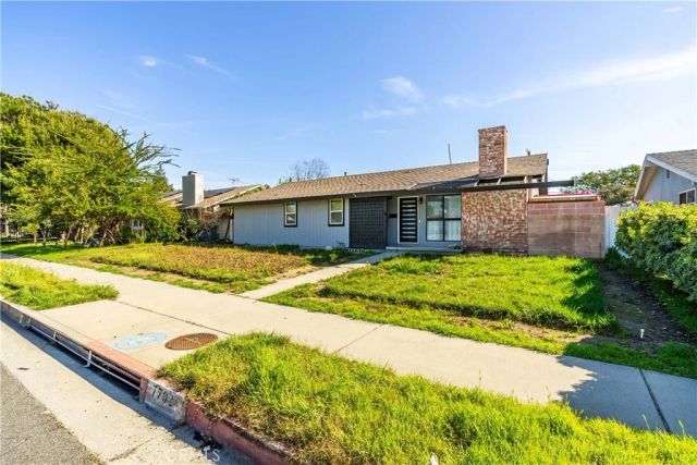 7702 De Soto, Canoga Park, CA 91304
