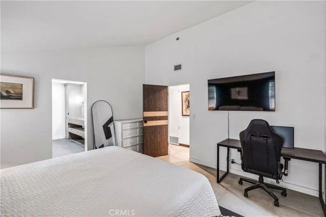 7702 De Soto, Canoga Park, CA 91304