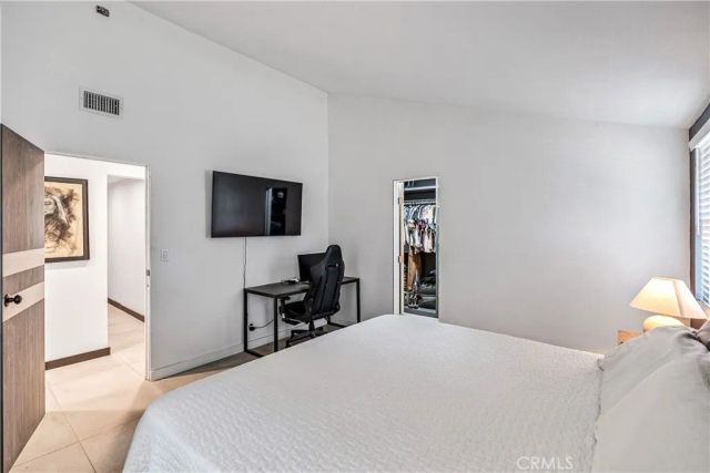 7702 De Soto, Canoga Park, CA 91304