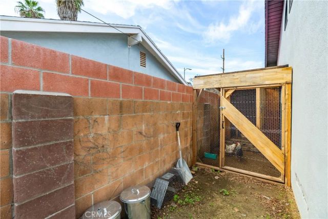 7702 De Soto, Canoga Park, CA 91304