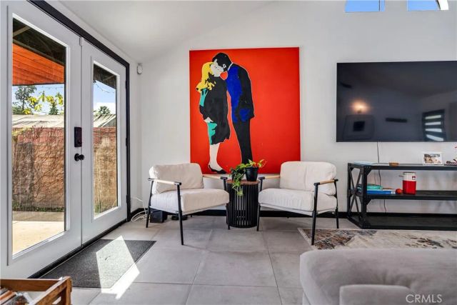 7702 De Soto, Canoga Park, CA 91304