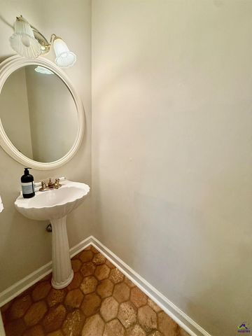 109 Carter Woods Drive, Warner Robins, GA 31088