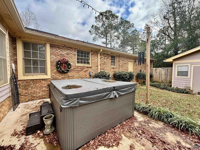 109 Carter Woods Drive, Warner Robins, GA 31088