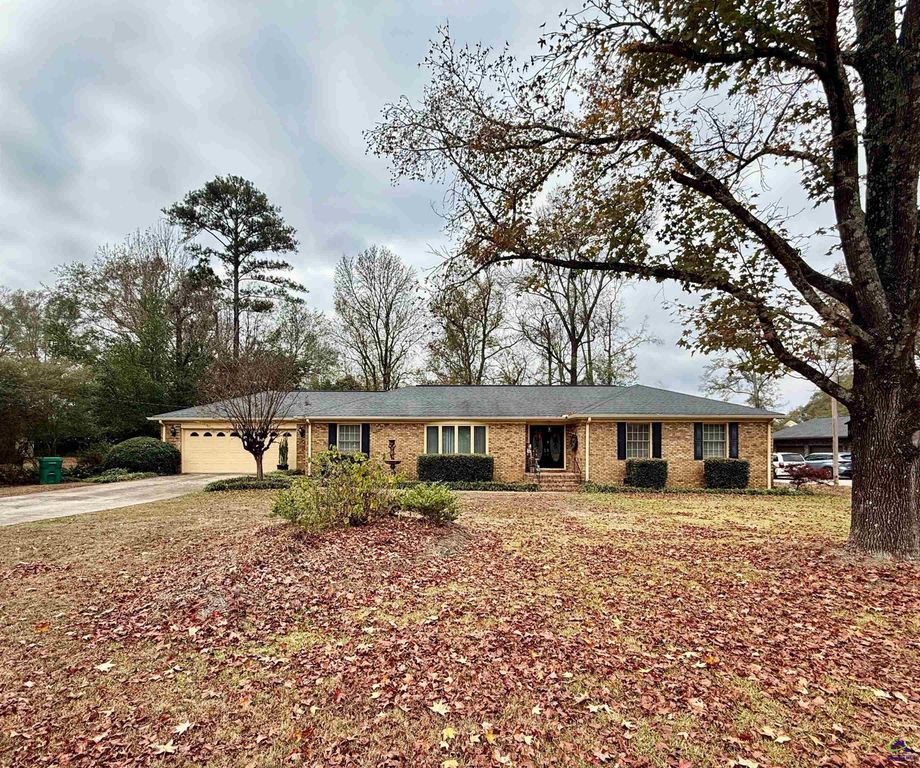 109 Carter Woods Drive, Warner Robins, GA 31088