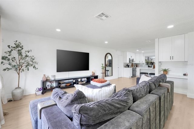 589 DEL RIO STREET, Orlando, FL 32839