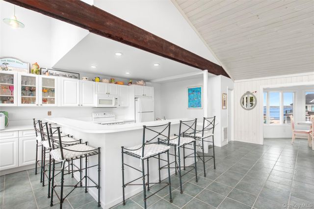 627 Dune Road, Westhampton, NY 11977