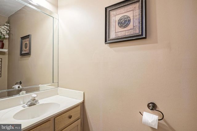 121 EUROPA BLVD, Cherry Hill, NJ 08003