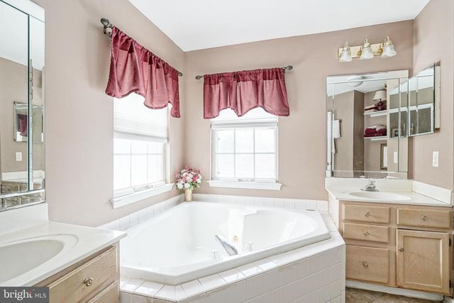 121 EUROPA BLVD, Cherry Hill, NJ 08003