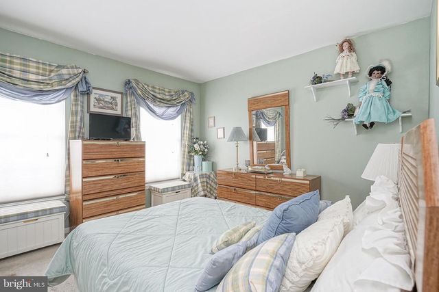 121 EUROPA BLVD, Cherry Hill, NJ 08003