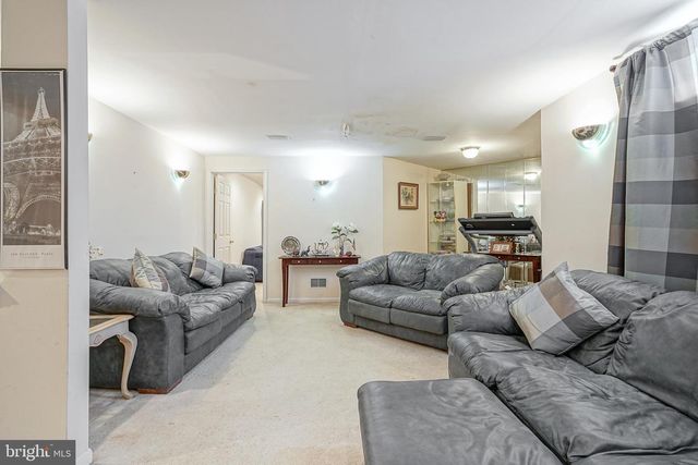 121 EUROPA BLVD, Cherry Hill, NJ 08003