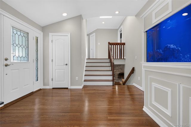 1 Ryan Court, Syosset, NY 11791