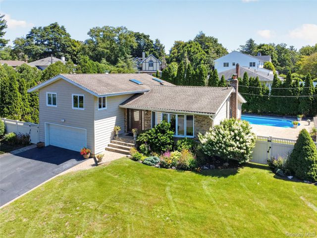 1 Ryan Court, Syosset, NY 11791