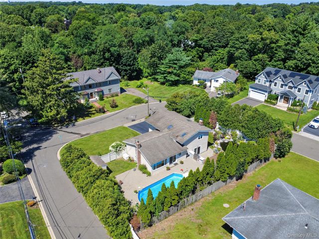 1 Ryan Court, Syosset, NY 11791