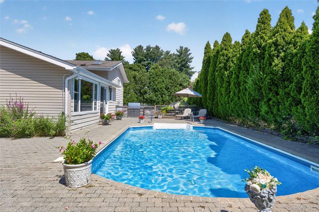 1 Ryan Court, Syosset, NY 11791