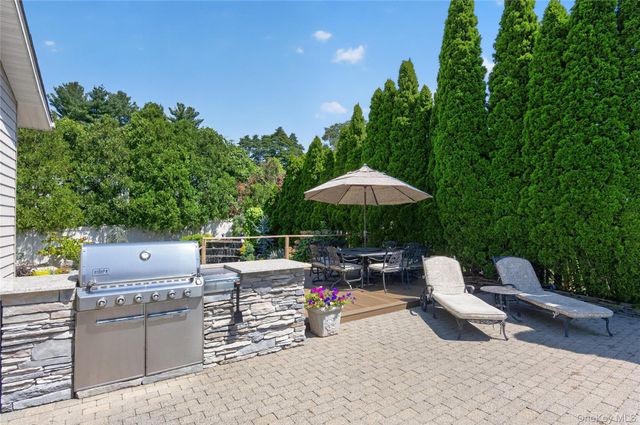 1 Ryan Court, Syosset, NY 11791