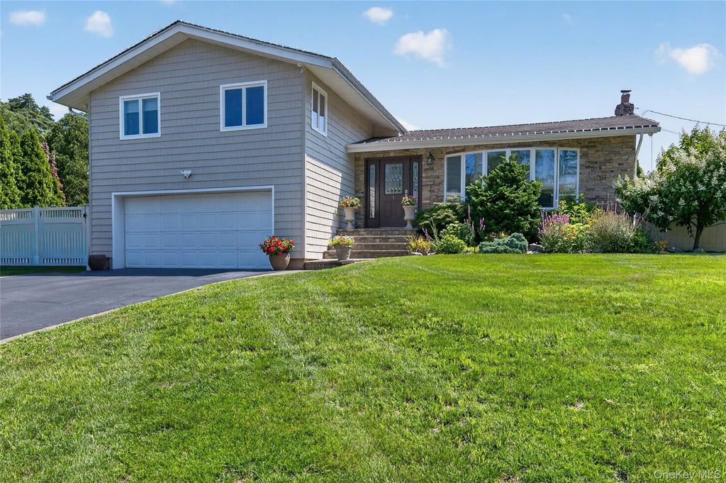 1 Ryan Court, Syosset, NY 11791