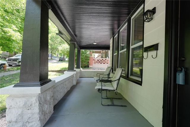 200 S Willis Avenue, Independence, MO 64050