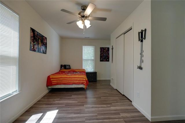 200 S Willis Avenue, Independence, MO 64050