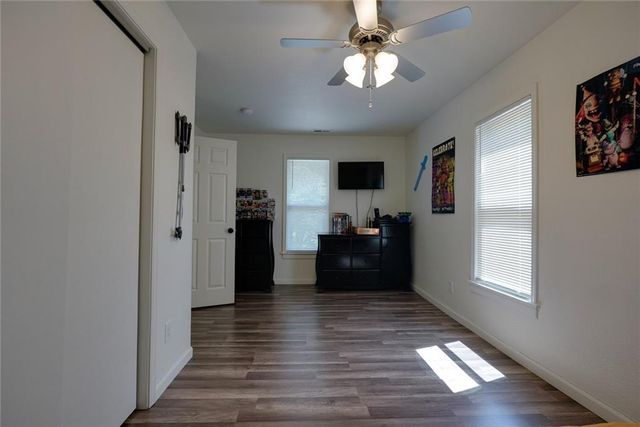 200 S Willis Avenue, Independence, MO 64050