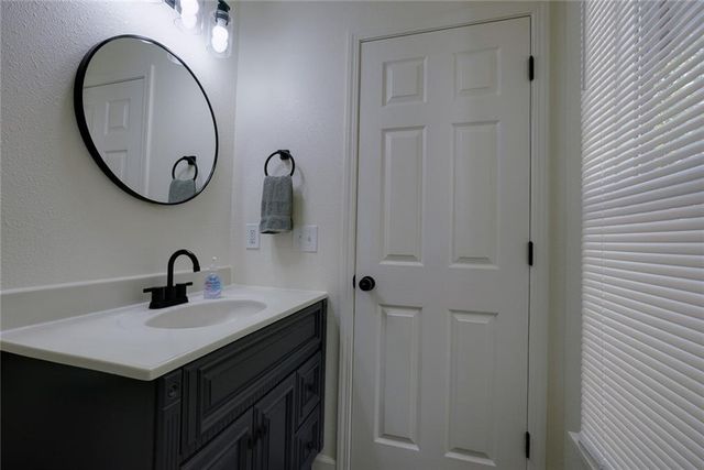 200 S Willis Avenue, Independence, MO 64050