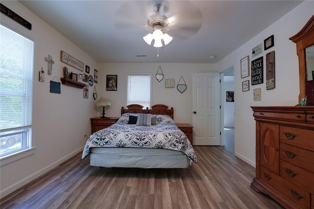 200 S Willis Avenue, Independence, MO 64050